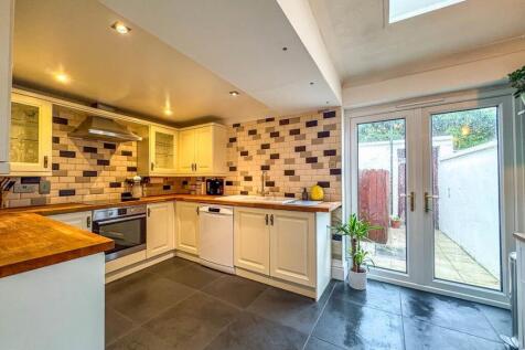 18 Victoria Avenue, Douglas (19).jpg