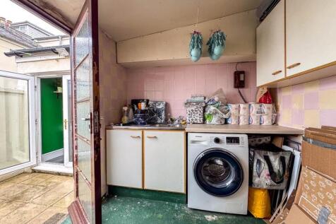 18 Victoria Avenue, Douglas (27).jpg