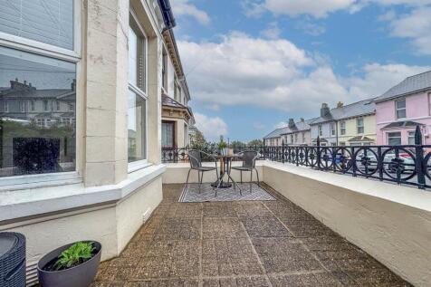 18 Victoria Avenue, Douglas (38).jpg