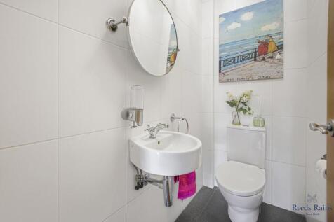 Cloakroom/Wc