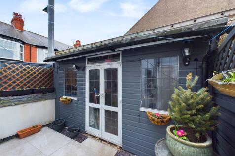 Garage/ Utility