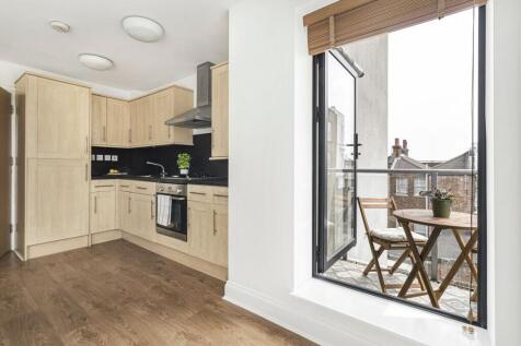 Kitchen &amp; balcony