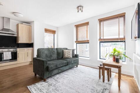 Kitchen &amp; balcony