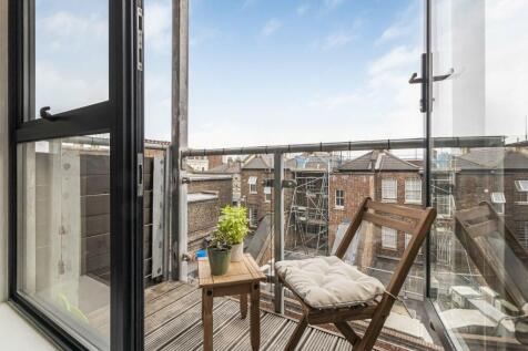 Main bedroom &amp; balcony