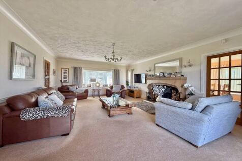 22&#39; Living Room