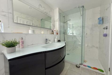 Re-styled Ensuite Shower