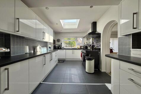 15 Kitchen