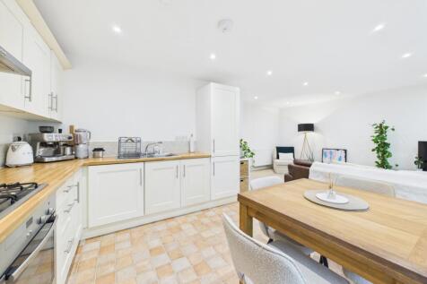 Kitchen-Dining Area