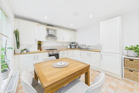 Kitchen-Dining Area