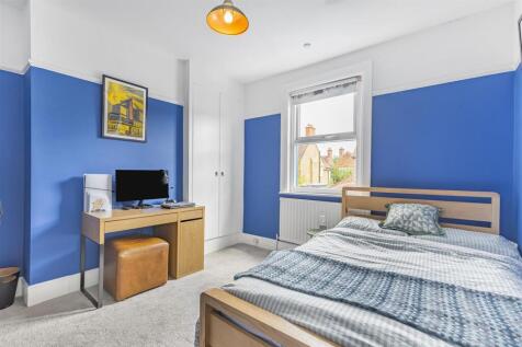 James_ande sdyke_avenue-sw14__10_.jpg