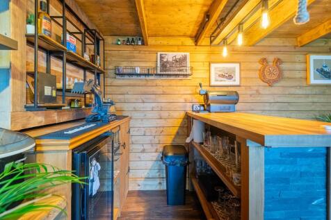 SUMMERHOUSE DETAIL 1