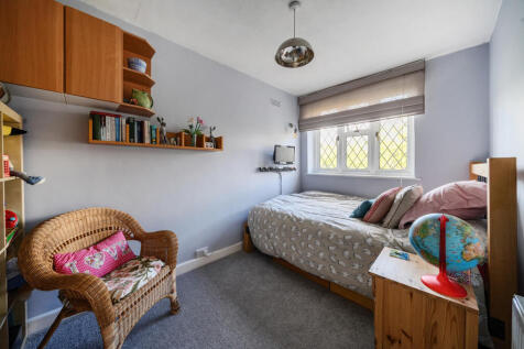 1328285-7-687e161...