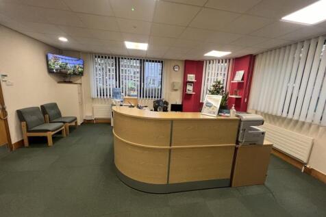 6268 Kingston Crescent 18.jpg