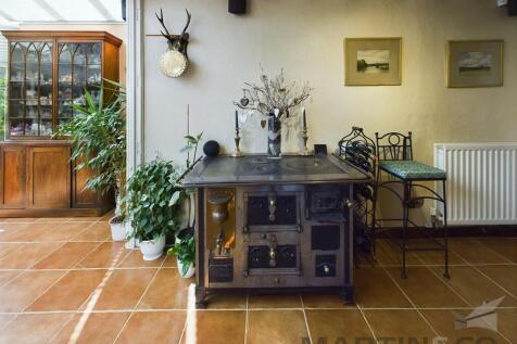 5 Kitchen