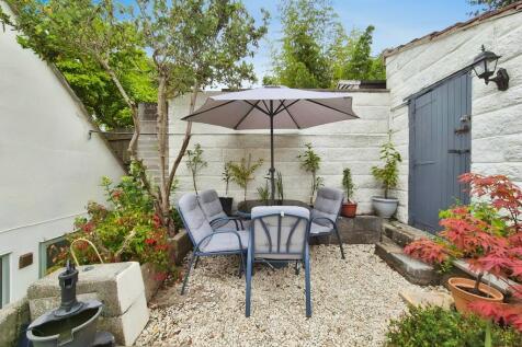 8252218e-10000331...