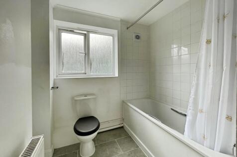d376fb5c-bathroom...
