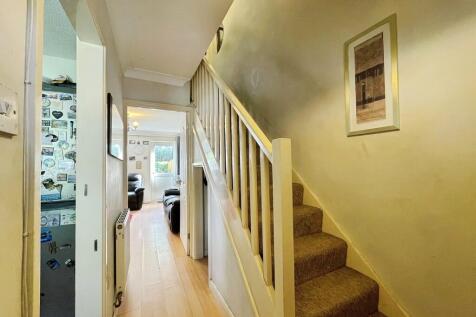 63fb68b0-entrance...