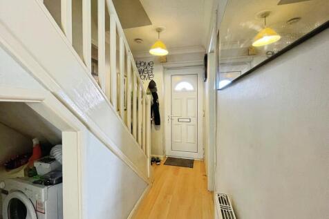 c70eb619-entrance...