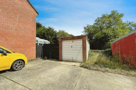 dbbcee9e-garage 2...