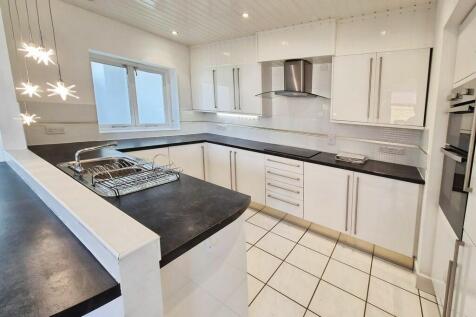 64ee2be3-10000379...