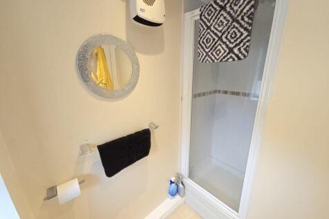 En-Suite Additional Image