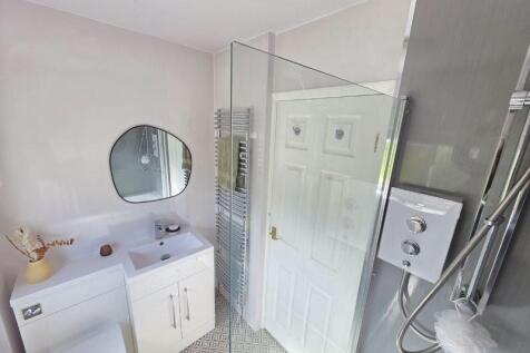 Bathroom Additional Image