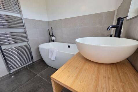 Bathroom Additional Image