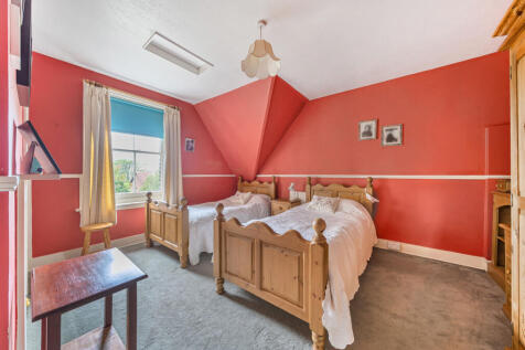 1360290-3-68d6a8f...