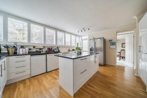 1374783-9-6908975...