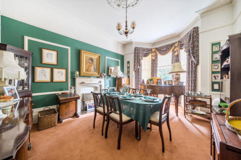 1360290-9-68d6a95...