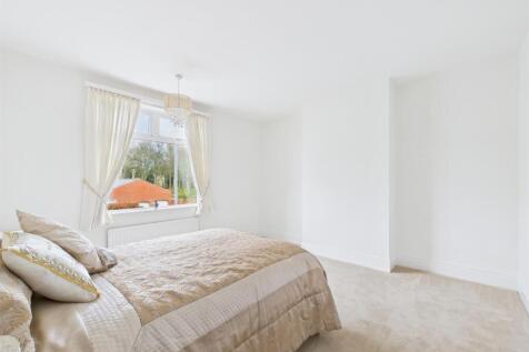 bed 1.jpg