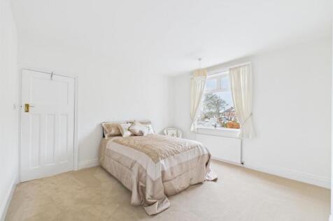 bed 1 2.jpg