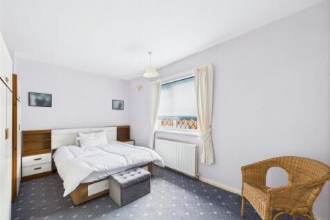 bed 1.jpg