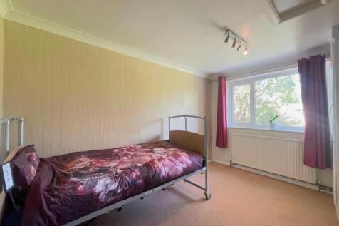 Bedroom 4 (Downstairs)