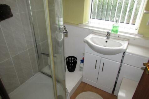 BriscoeLn136bath.JPG