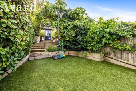 Greenfield Crescent, 46-020.JPG