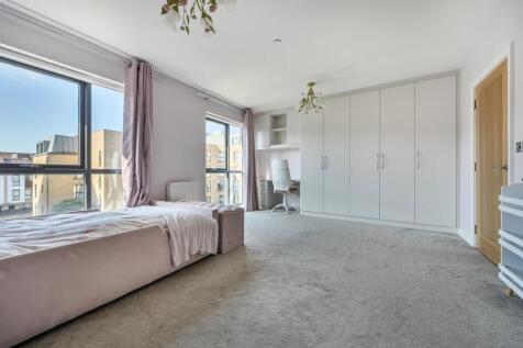 1357526-23-68cd2897a178e-ARW .jpg