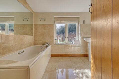 En-Suite To Principal Bedroom