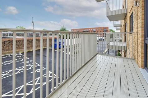 17dc05d9-3104-443...