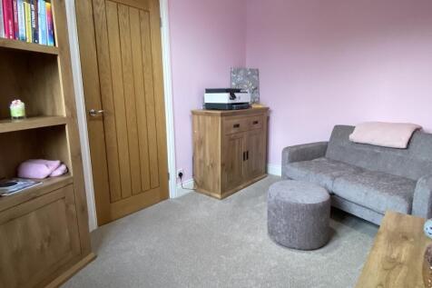 Sitting Room/Dining Room