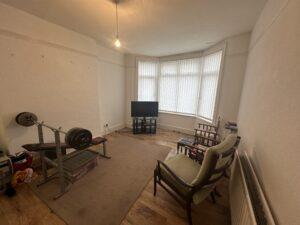 Limedale Flat-3-Lounge-Pic-2-300x225.jpg