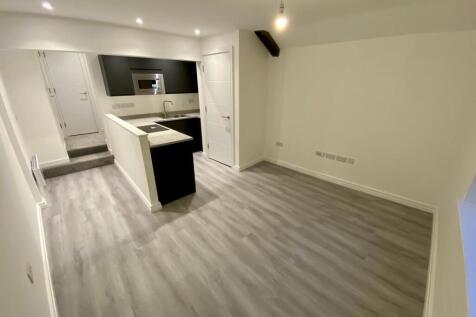 Apt1.Lounge...jpg