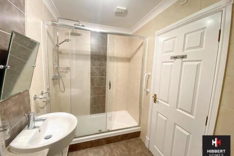 BATHROOM 1.jpg