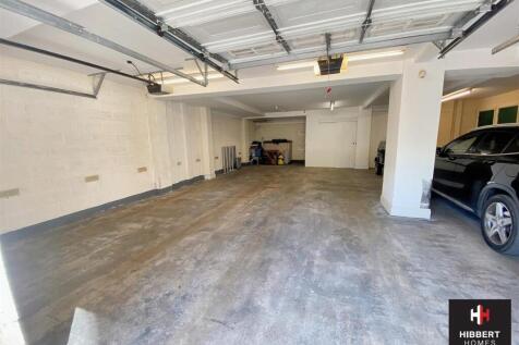 GARAGE.jpg