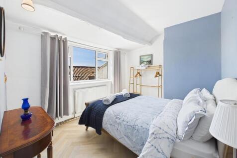 Bedroom: