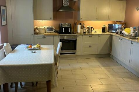 Owners Kitchen e.jpg