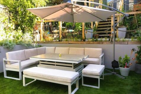 Rear garden table and seating e.jpg