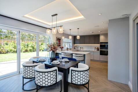 Kitchen Diner Family