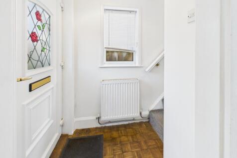 CAM02871G0-PR0680-STILL009