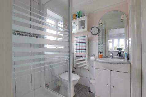 ENSUITE-BEDROOM ONE
